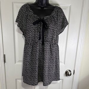 Motherhood Maternity Black & White Top Size XL